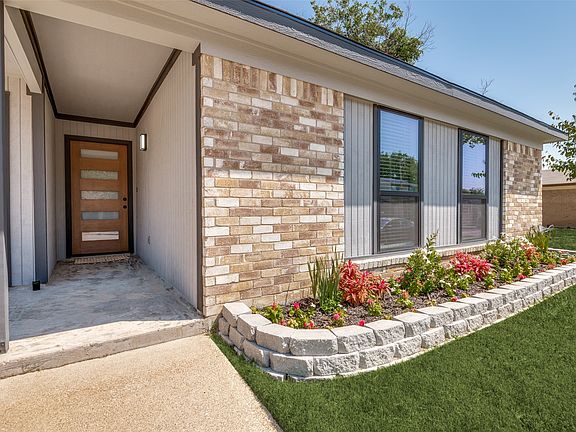 3rd image of 1230 Cielo Vista Dr