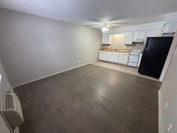 4th image of 614 W Cleveland St #1-16