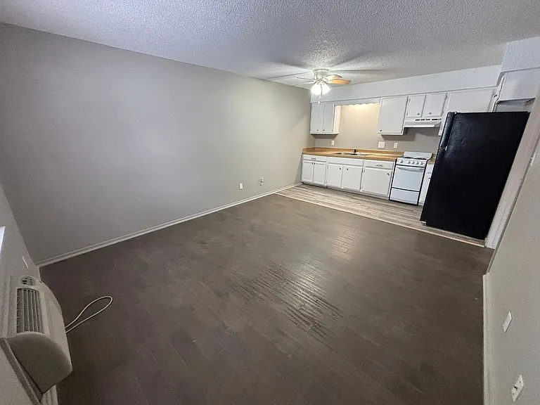 614 W Cleveland St #1-16 — Photo 4