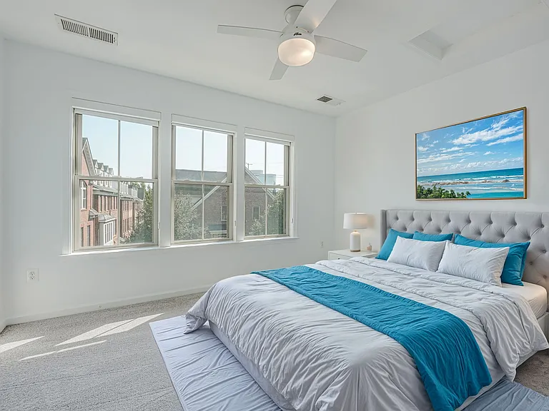 2608 S Kenmore Ct — Photo 32