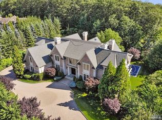 174 Vaccaro Dr, Cresskill, NJ 07626