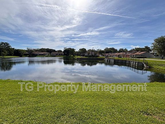 4th image of 7823 Fawn Brook Cir E