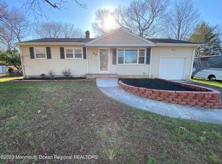 40 Lake Dr, Howell, NJ 07731