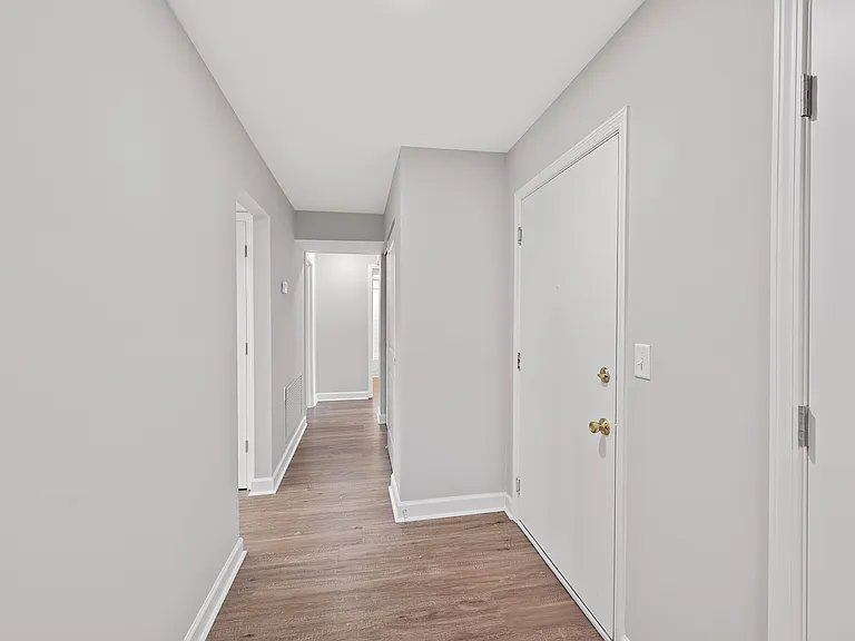 Indian Creek Apartments and Townhomes — Photo 97