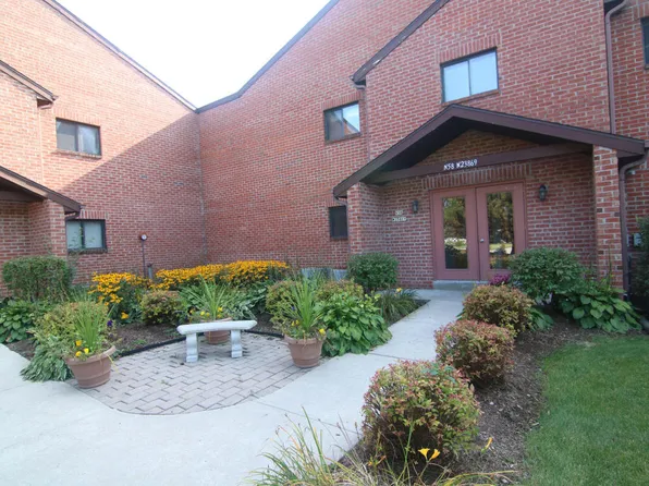 N58W23869 Hastings Ct, Sussex, WI 53089