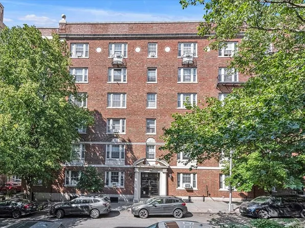 225 Lincoln Pl APT 1A, Brooklyn, NY 11217