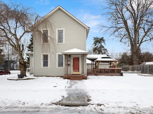 814 S 7th St, Saint Clair, MI 48079
