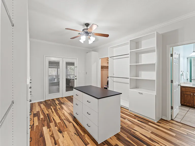 1060L Great Oaks — Photo 29
