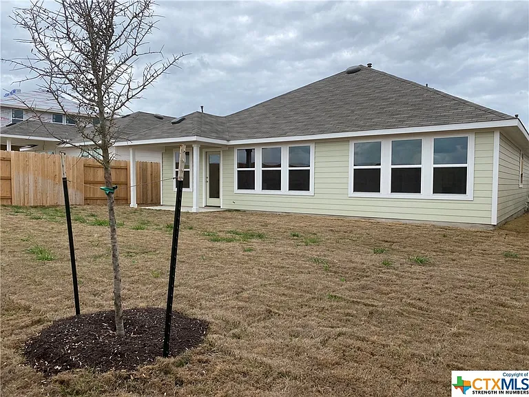 132 Lyndon Dr — Photo 20