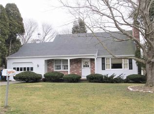 67 Lambert St, Narragansett, RI 02882
