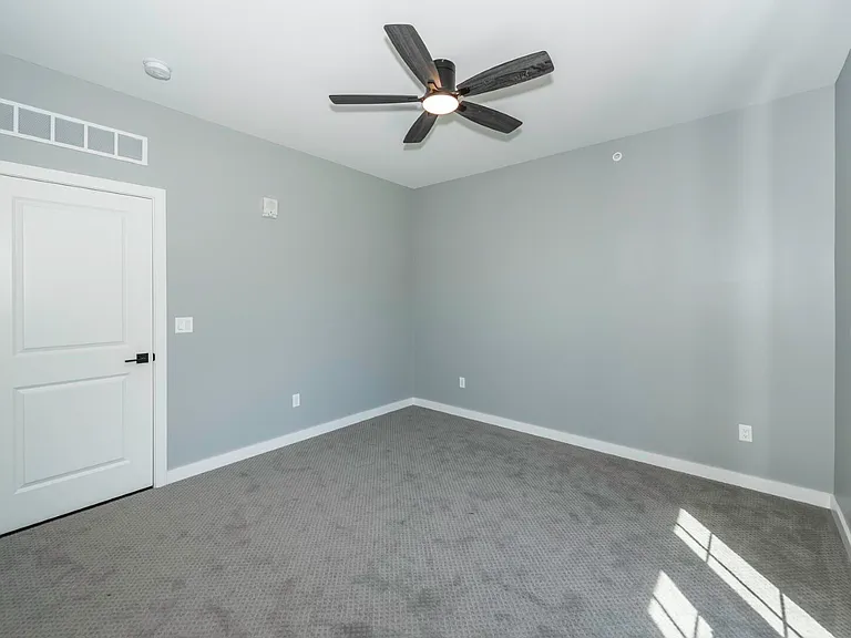 5399 Plymouth Rd — Photo 32