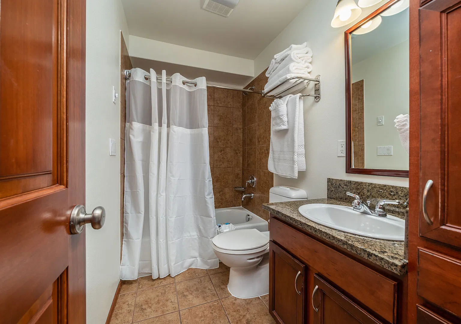322 W Woodin Ave Unit 512 - 1 — Photo 3