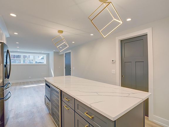 4th image of 3248 W Warner Ave #G