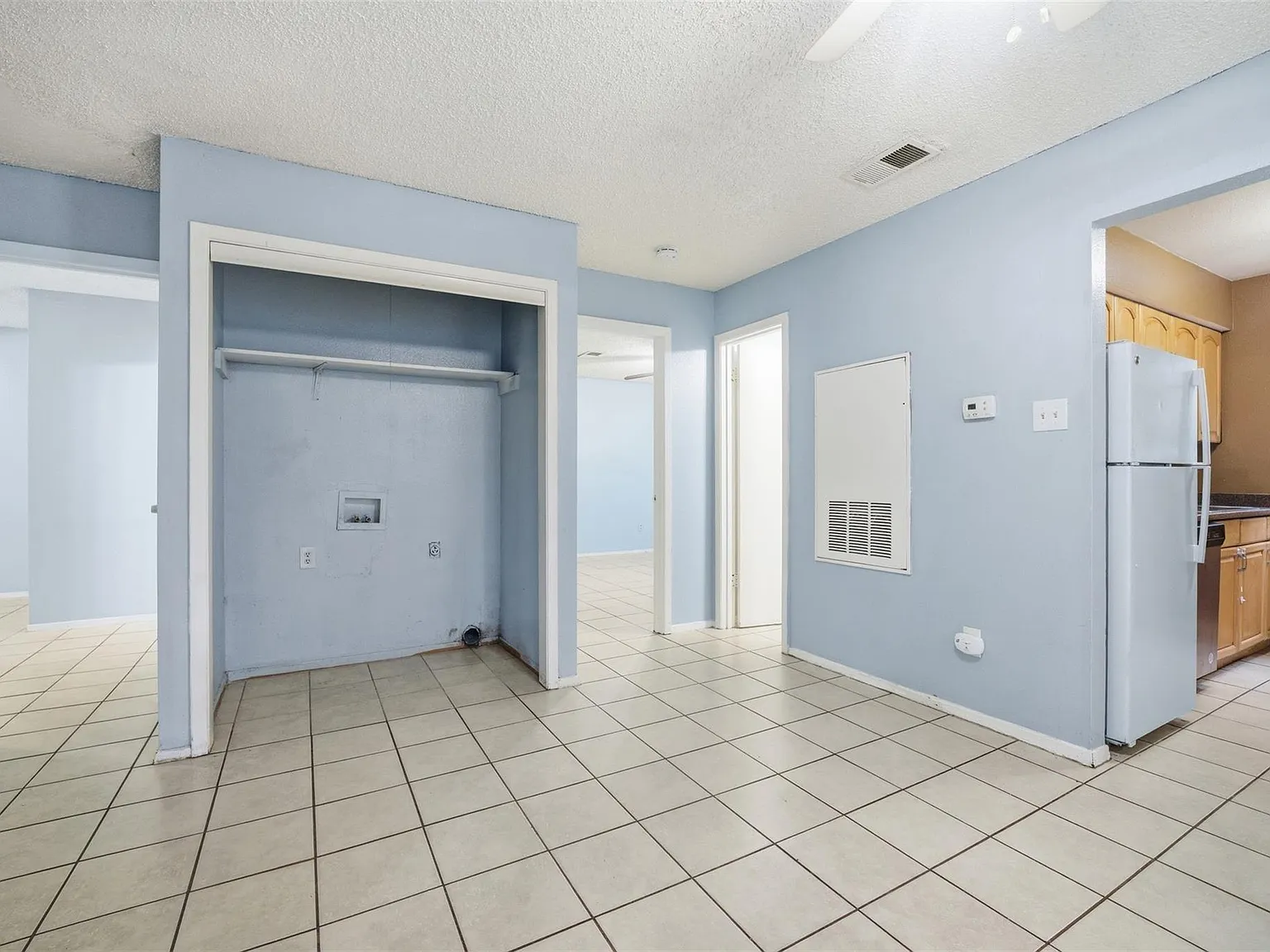 2 bed, 2.0 bath, 1013 sqft, $1,200 — Photo 3