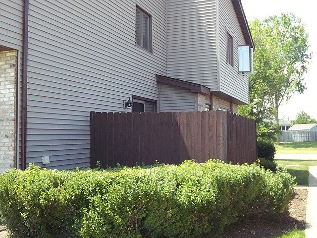 2nd image of 272 Circlegate Rd