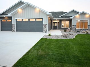 5903 Heritage Ridge Rd, Bismarck, ND 58503