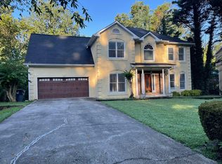 2052 Whitfield Ln, Lawrenceville, GA 30043