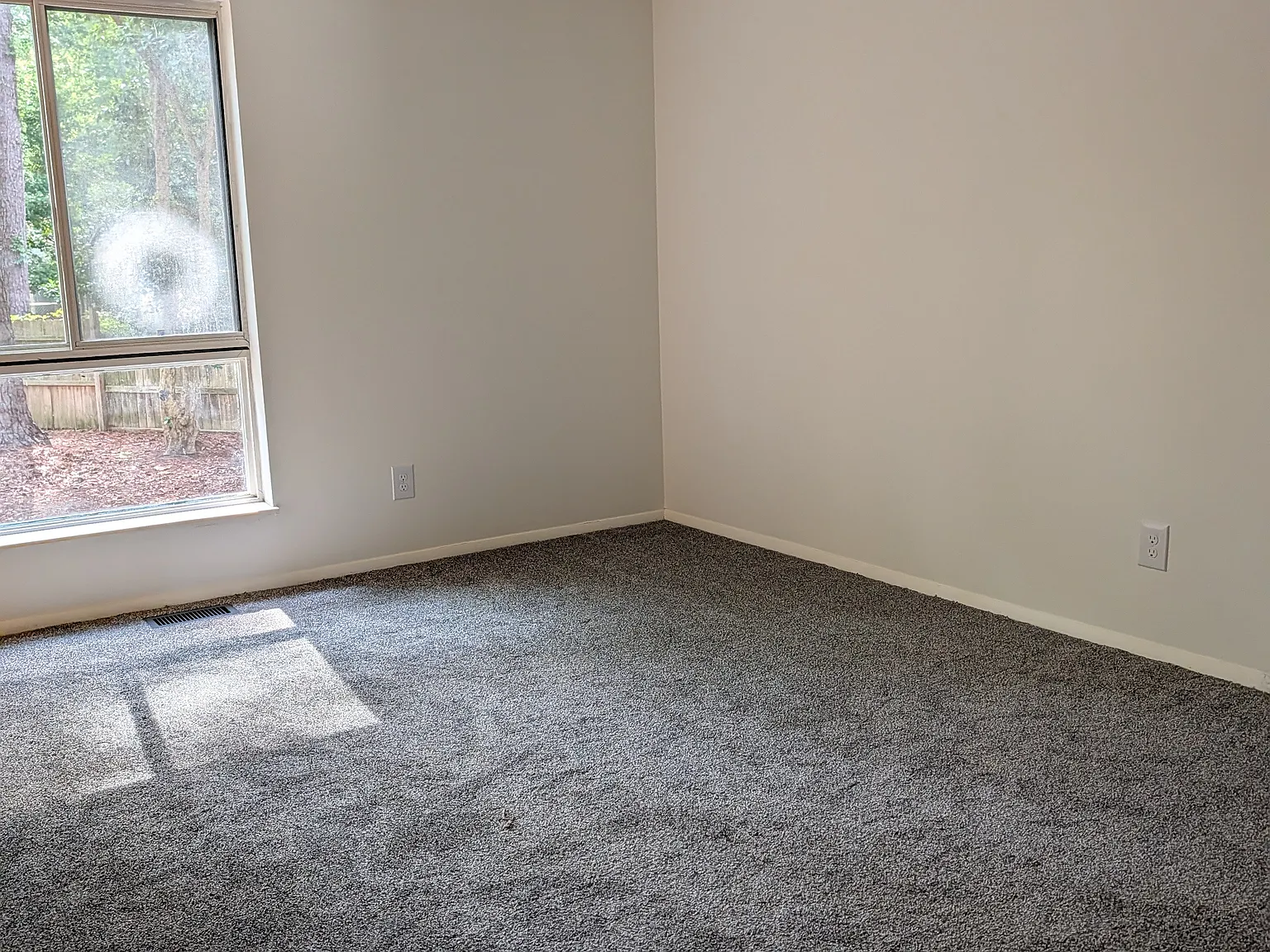 3 bed, 2.5 bath, 1663 sqft, $1,975 — Photo 4