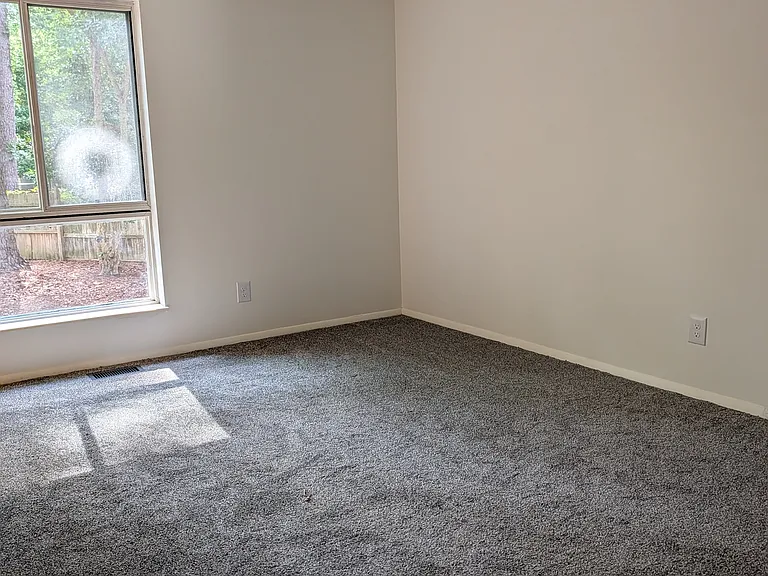 507 Lancelot Dr — Photo 3
