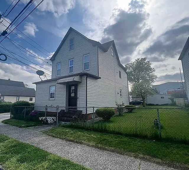 23 Blakely Pl — Photo 1
