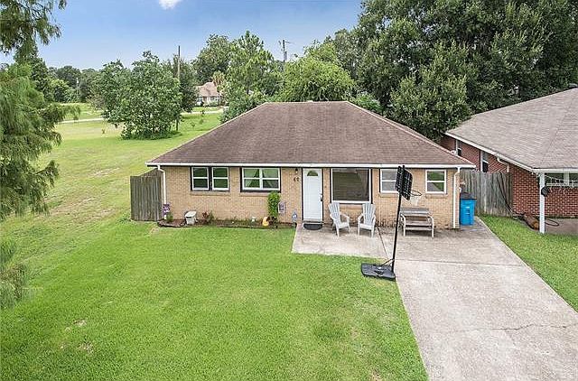 1st image of 60 Thornton Dr