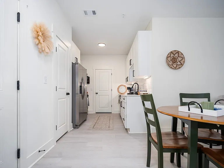 Joy Park Luxury Apartments — Photo 36