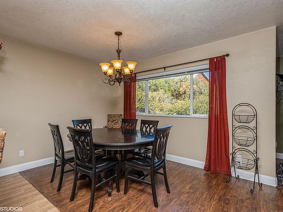 5th image of 543 S Mahogany Ln