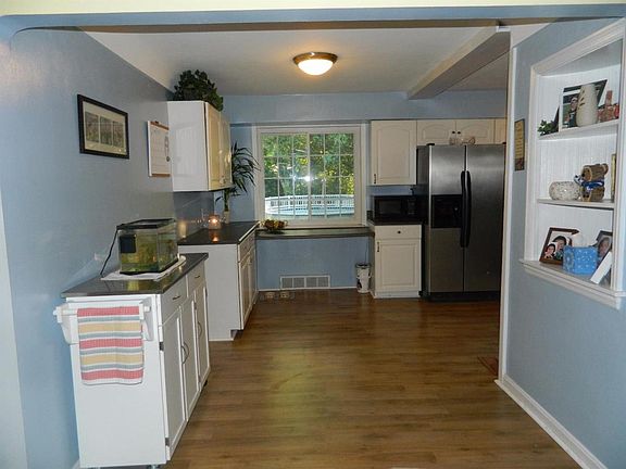 3rd image of 9557 Delray Dr