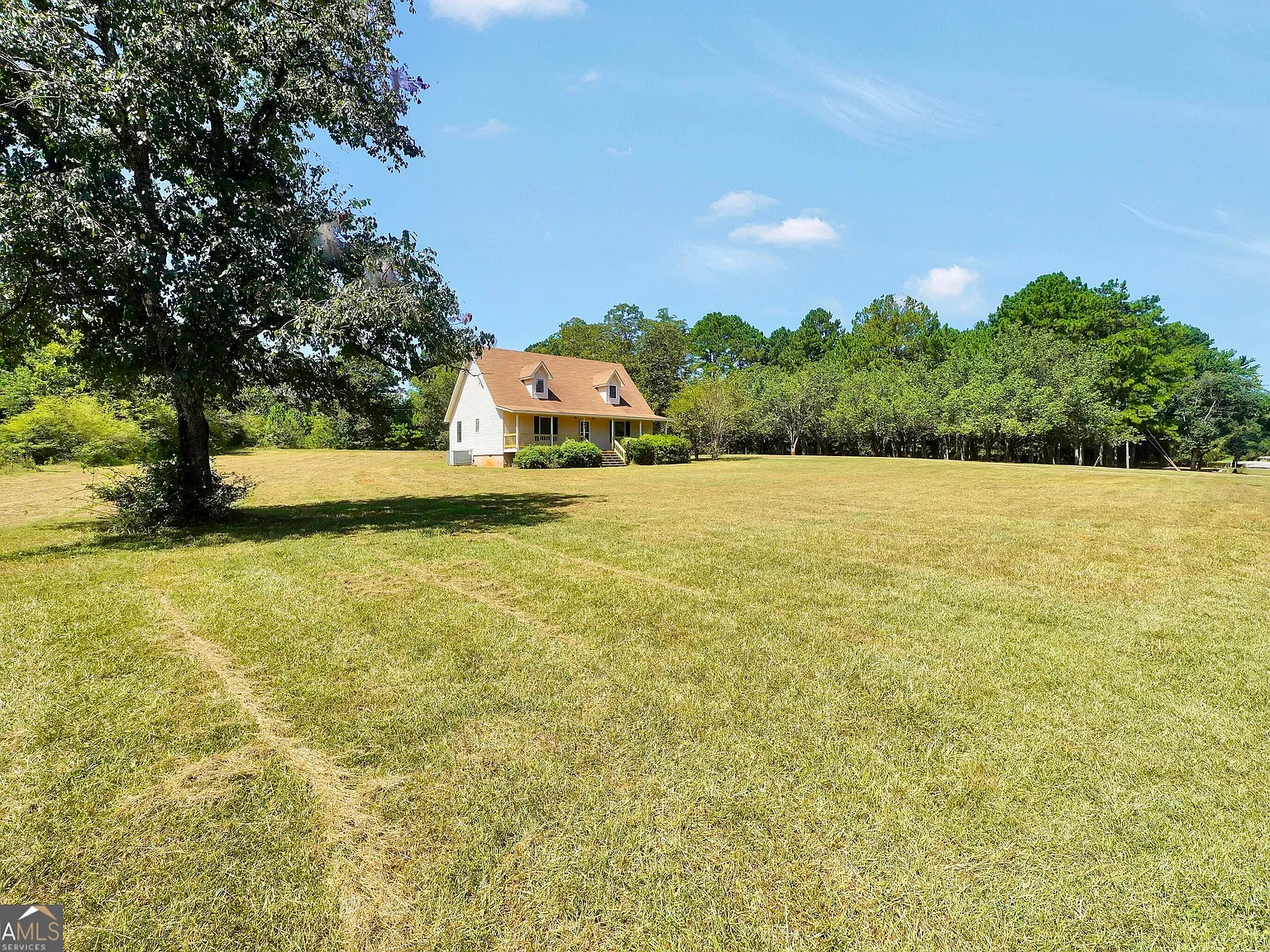 5 bed, 2.0 bath, 1680 sqft, $2,700 — Photo 4