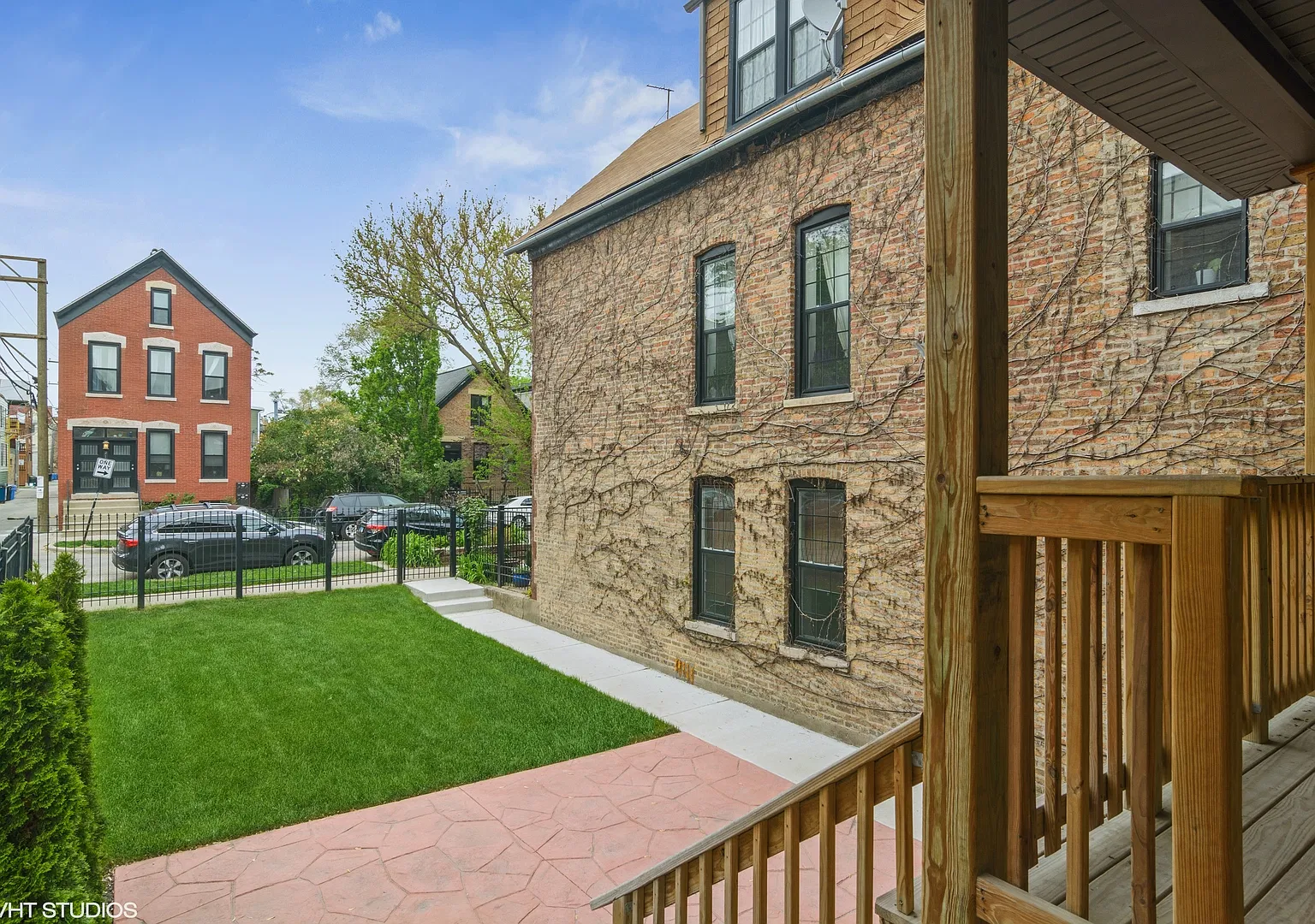 2 bed, 1000 sqft, $3,200 — Photo 2