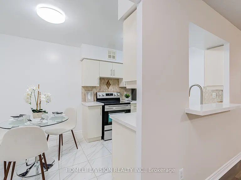 30 Greenfield Ave #903 — Photo 24