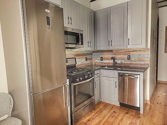 2nd image of 202 Starr St APT 1R