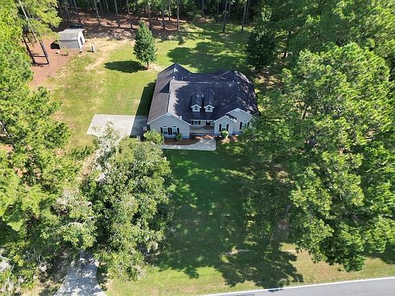 3rd image of 290 Pinehill Rd