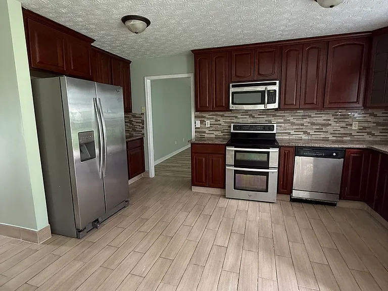 755 Tara Bnd — Photo 9
