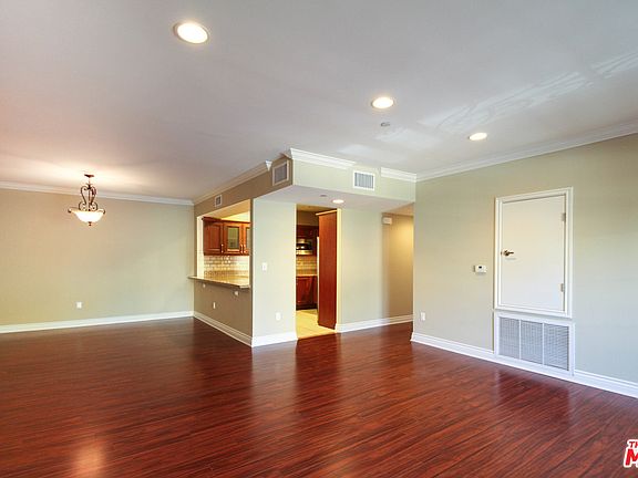 2nd image of 11911 Mayfield Ave APT 102