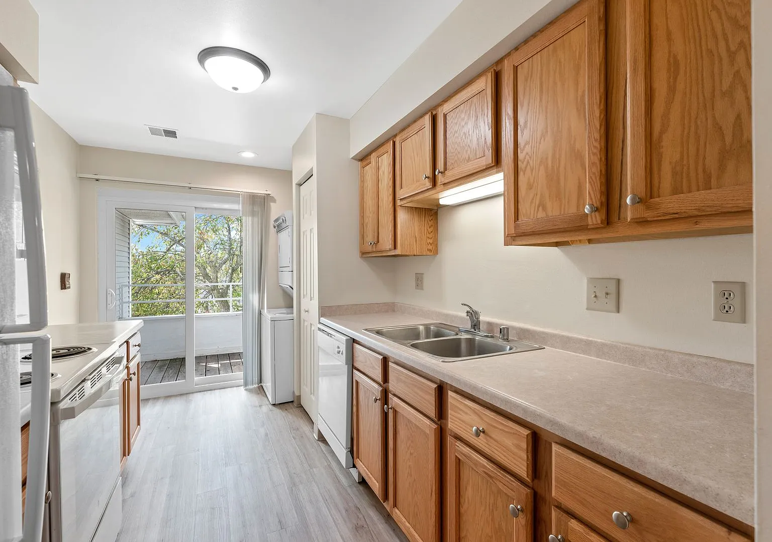 Hidden Creek 2 bedroom 1.5 bathroom home! — Photo 1