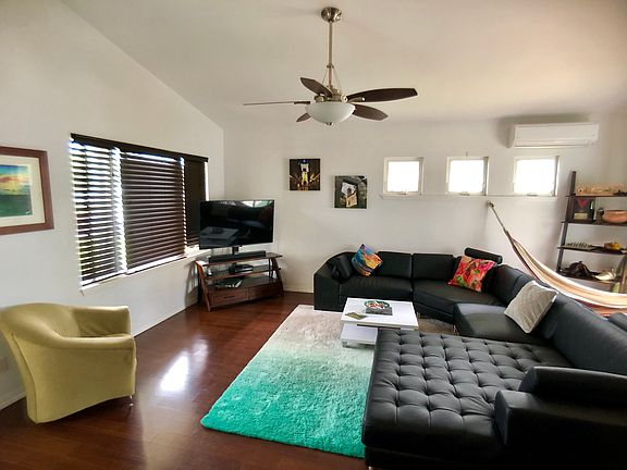 Spacious living room