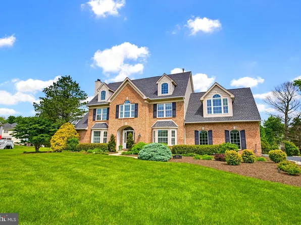 297 Hawks Flight Ct, Ambler, PA 19002