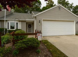 15642 Grosse Pointe Oval, Strongsville, OH