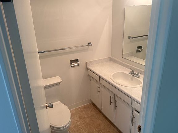 4th image of 122 E 18th St #308