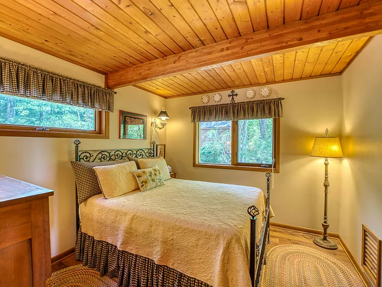 402 Wilderness Dr — Photo 16