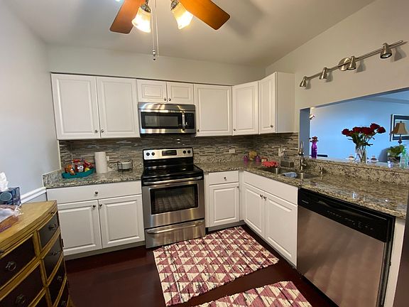 5th image of 1325 N Sterling Ave Unit 204