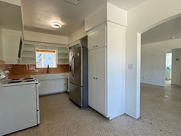 Kitchen & living room
