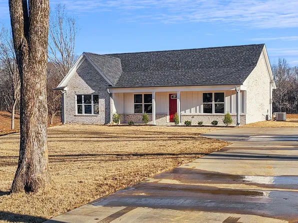 1408 W Woodward Ave, Holly Springs, MS 38635