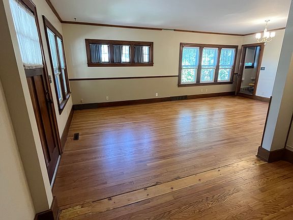 3rd image of 1021 N 47th Ave