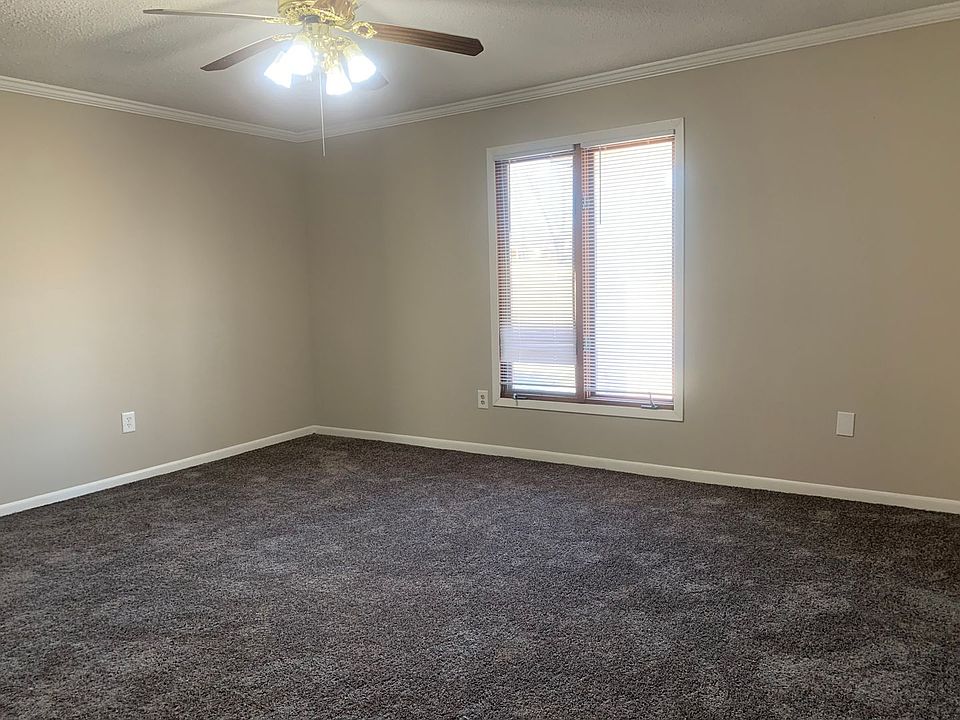 Ash, JC - 1511 W Ash St Junction City KS | Zillow