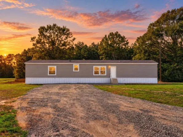 22 Augusta Rd, Carriere, MS 39426