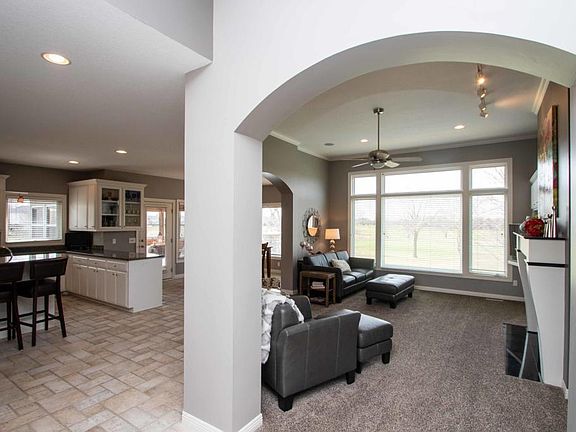 4th image of 2524 Eagle Valley Dr