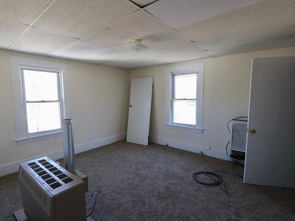 2nd image of 31 Howard St APT 4