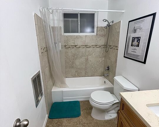 4th image of 828 Lincoln Blvd APT 1